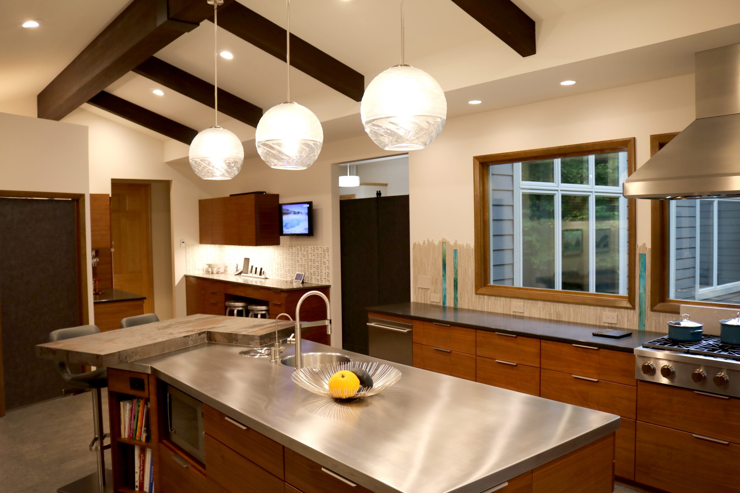 Read more about the article Contemporary Kitchen
